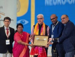 Lifetime Achievement Award for Dr. Navin Jayakumar | Darshan Eye Care