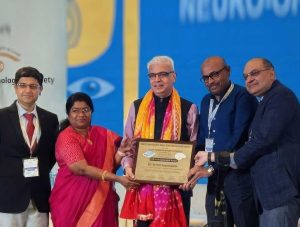 Lifetime Achievement Award for Dr. Navin Jayakumar | Darshan Eye Care